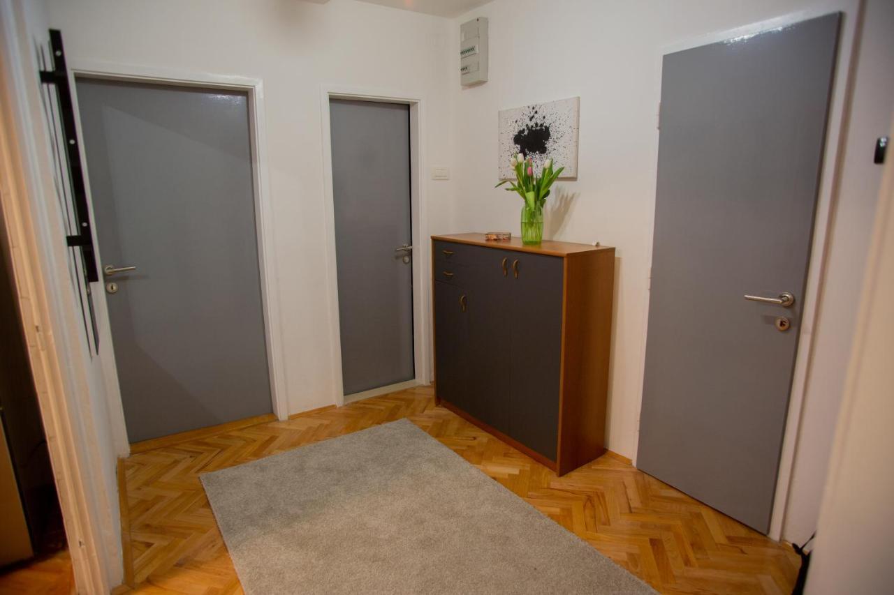 מוסטר Apartment Luna מראה חיצוני תמונה